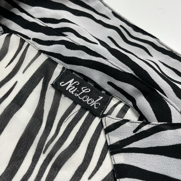 Zebra print button up, sheer, never worn, size small - Picture 2 of 4